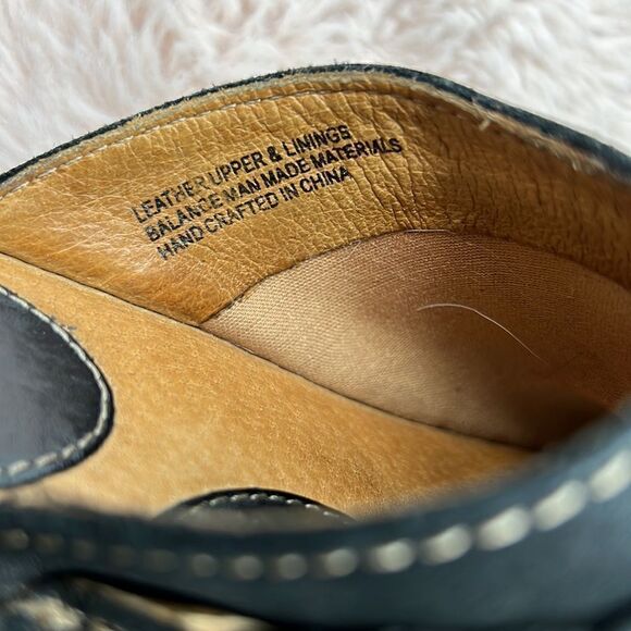 Born
black braided strap leather upper clogs size 6 - Picture 9 of 9